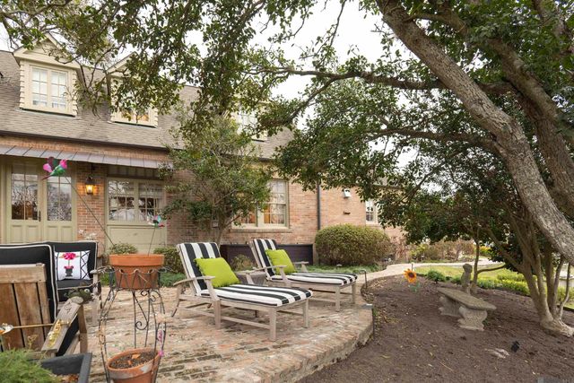 7868 Highland Rd, Baton Rouge, LA 70808