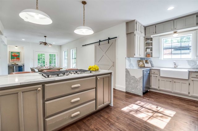 2010 Mayflower Drive, Dallas, TX 75208