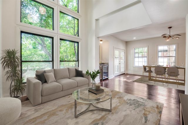 2010 Mayflower Drive, Dallas, TX 75208