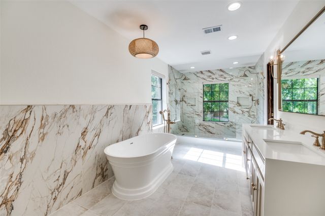 2010 Mayflower Drive, Dallas, TX 75208