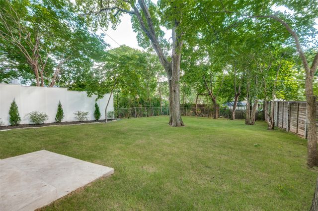 2010 Mayflower Drive, Dallas, TX 75208