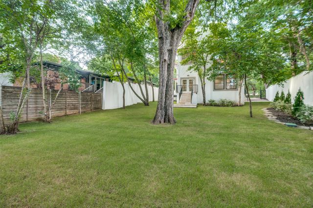 2010 Mayflower Drive, Dallas, TX 75208