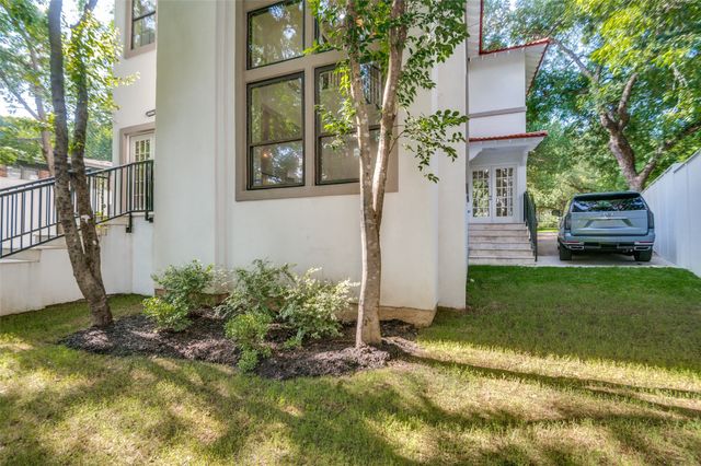 2010 Mayflower Drive, Dallas, TX 75208