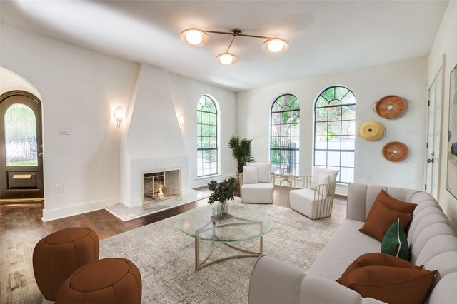 2010 Mayflower Drive, Dallas, TX 75208