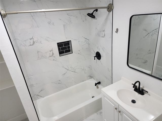 2120 Yates Street, Houston, TX 77020