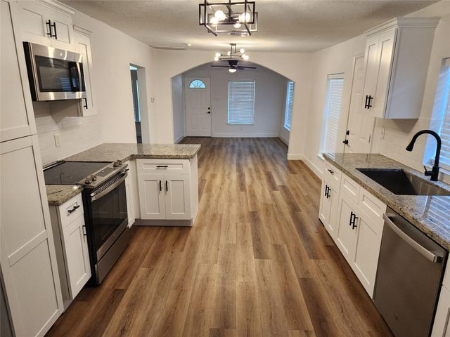 2120 Yates Street, Houston, TX 77020