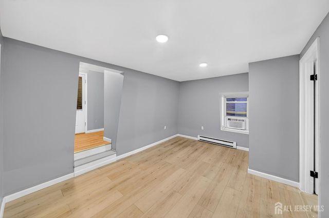 194 High Street 3, Perth Amboy, NJ 08861