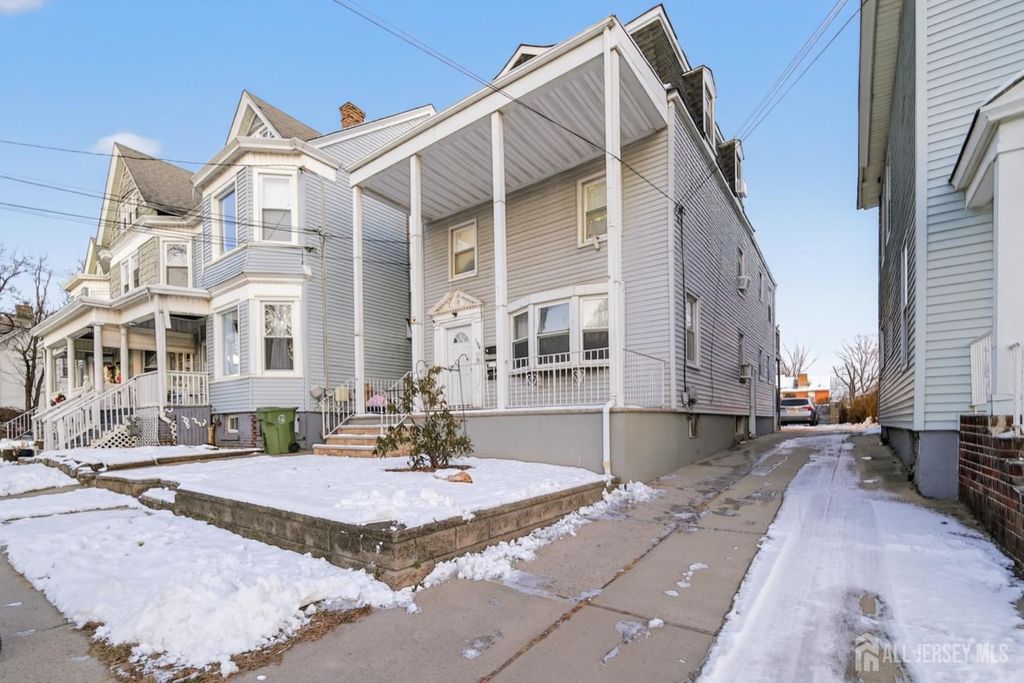 194 High Street 3, Perth Amboy, NJ 08861