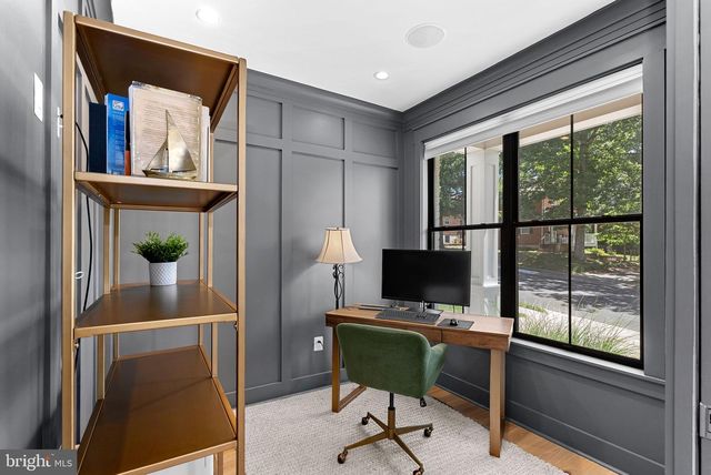 26 S PARK DR, Arlington, VA 22204