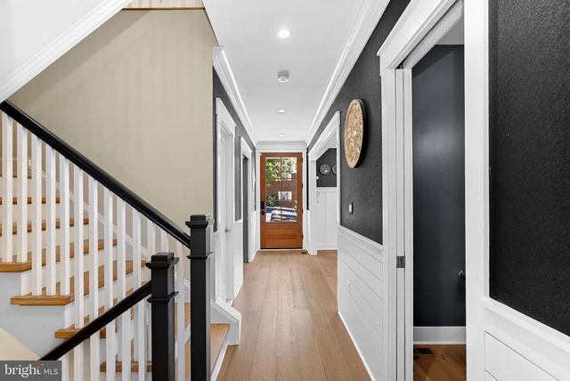 26 S PARK DR, Arlington, VA 22204