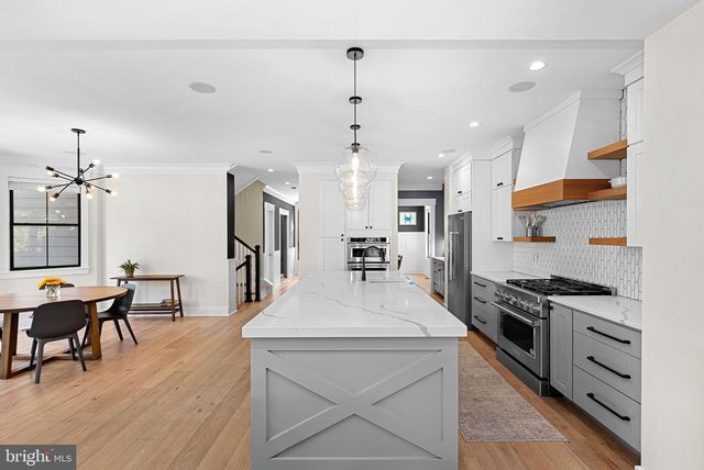 26 S PARK DR, Arlington, VA 22204
