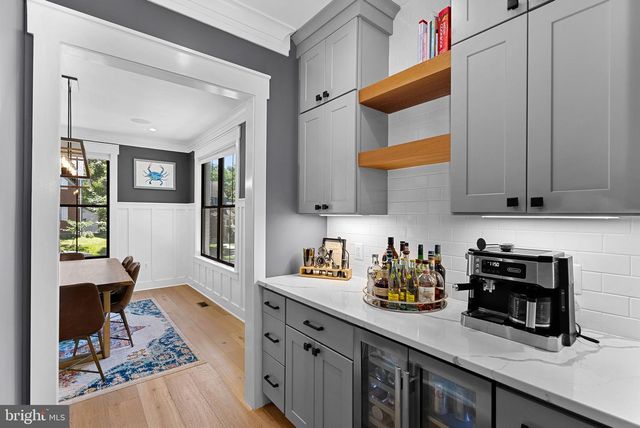 26 S PARK DR, Arlington, VA 22204