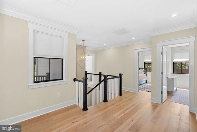 26 S PARK DR, Arlington, VA 22204