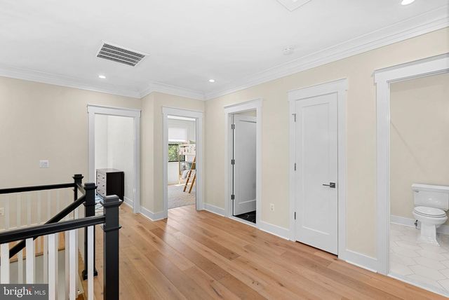 26 S PARK DR, Arlington, VA 22204