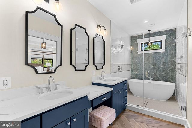 26 S PARK DR, Arlington, VA 22204