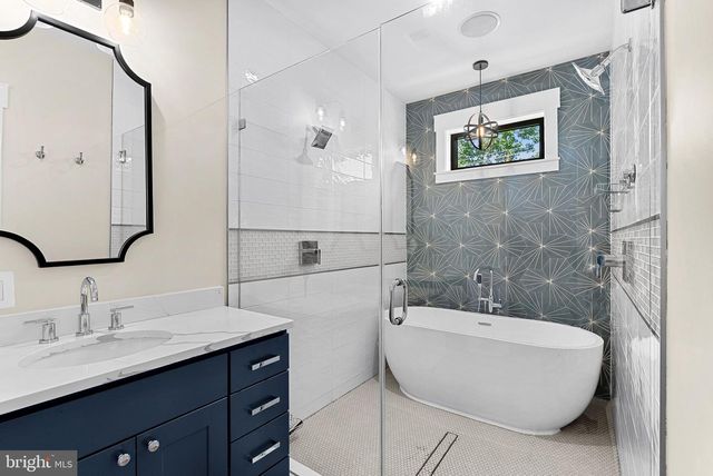 26 S PARK DR, Arlington, VA 22204