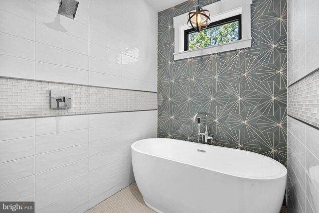 26 S PARK DR, Arlington, VA 22204