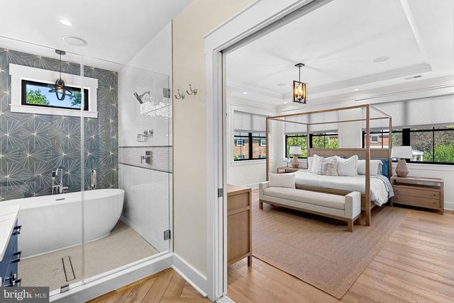 26 S PARK DR, Arlington, VA 22204