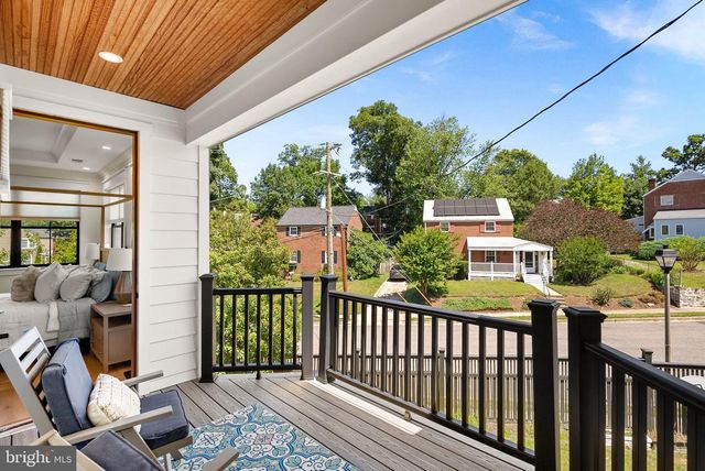26 S PARK DR, Arlington, VA 22204