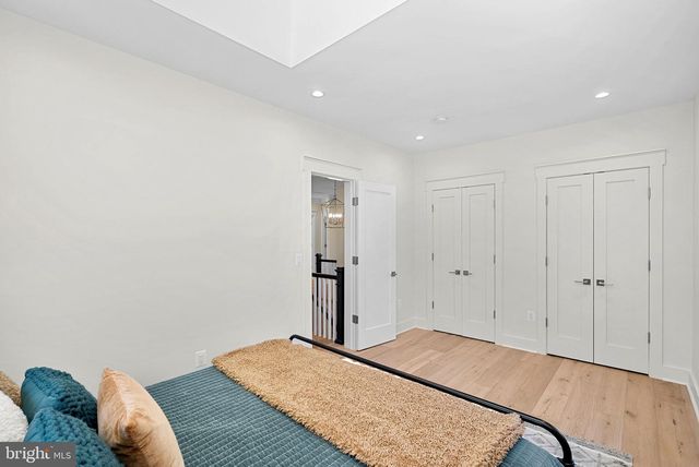 26 S PARK DR, Arlington, VA 22204