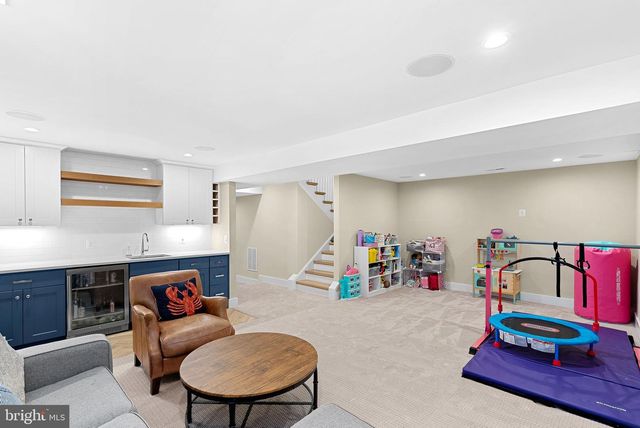 26 S PARK DR, Arlington, VA 22204