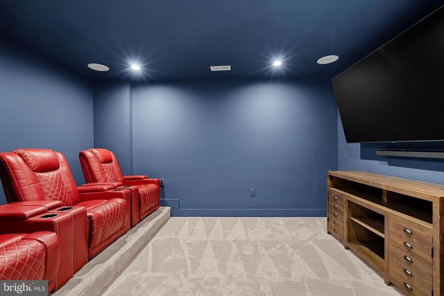 26 S PARK DR, Arlington, VA 22204