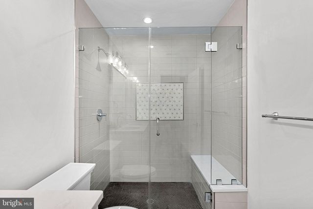 26 S PARK DR, Arlington, VA 22204