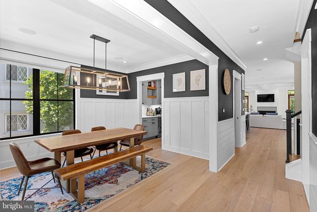 26 S PARK DR, Arlington, VA 22204
