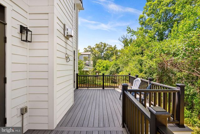 26 S PARK DR, Arlington, VA 22204