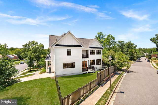 26 S PARK DR, Arlington, VA 22204