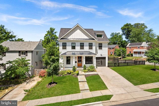 26 S PARK DR, Arlington, VA 22204