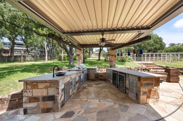 2520 Norwood Drive, Hurst, TX 76054