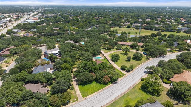 2520 Norwood Drive, Hurst, TX 76054
