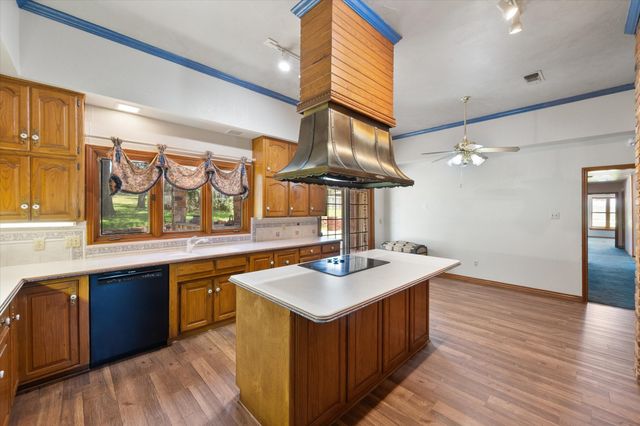 2520 Norwood Drive, Hurst, TX 76054