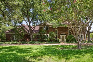 2520 Norwood Drive, Hurst, TX 76054