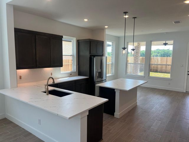 2418 Garden Arbor, Tomball, TX 77375