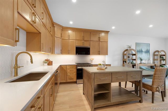 404 S Center Street, Northville, MI 48167