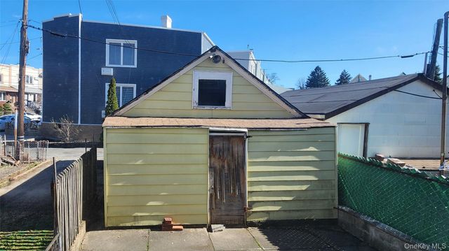 5940 Flushing Avenue, Maspeth, NY 11378