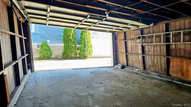 5940 Flushing Avenue, Maspeth, NY 11378