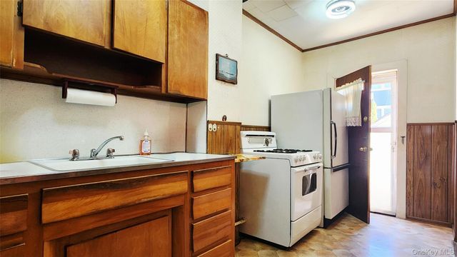 5940 Flushing Avenue, Maspeth, NY 11378