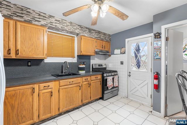 656 Devon Street, Kearny, NJ 07032