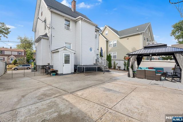 656 Devon Street, Kearny, NJ 07032