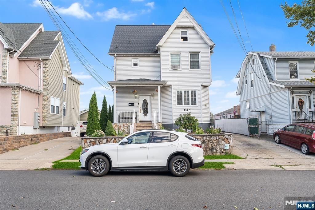656 Devon Street, Kearny, NJ 07032