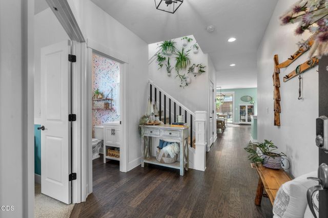 20867 SE Sunniberg Lane, Bend, OR 97702