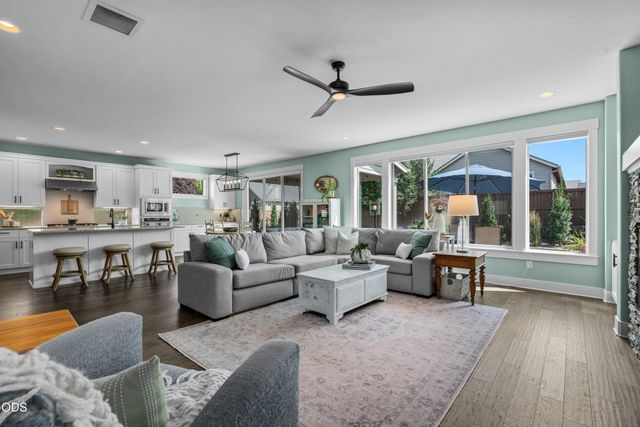 20867 SE Sunniberg Lane, Bend, OR 97702