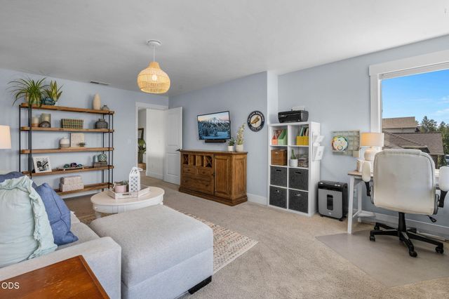20867 SE Sunniberg Lane, Bend, OR 97702