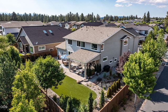 20867 SE Sunniberg Lane, Bend, OR 97702