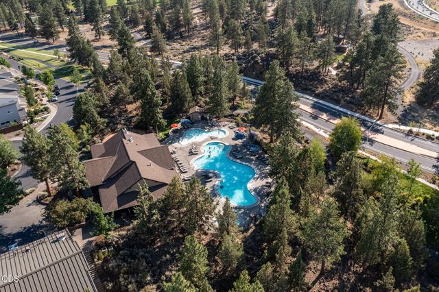 20867 SE Sunniberg Lane, Bend, OR 97702