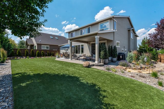 20867 SE Sunniberg Lane, Bend, OR 97702