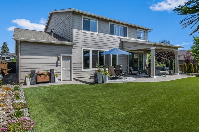 20867 SE Sunniberg Lane, Bend, OR 97702
